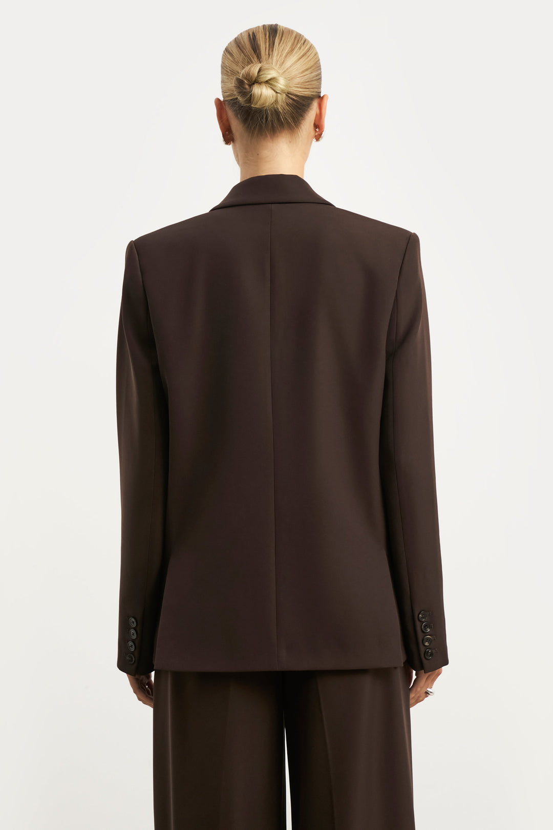 Šako s niskim strukom i dvostrukim kopčanjem - Čokolada