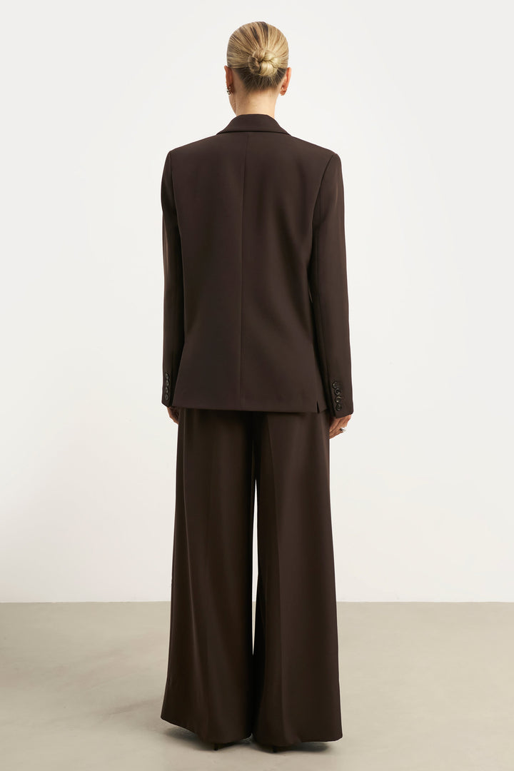 Šako s niskim strukom i dvostrukim kopčanjem - Čokolada