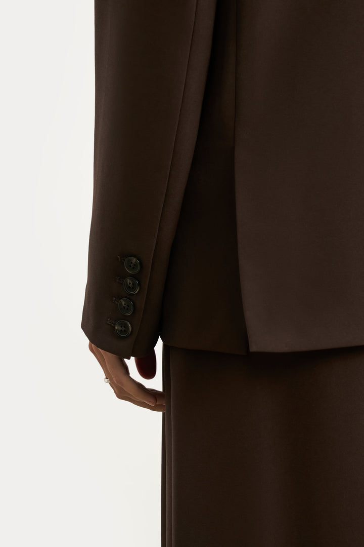 Šako s niskim strukom i dvostrukim kopčanjem - Čokolada