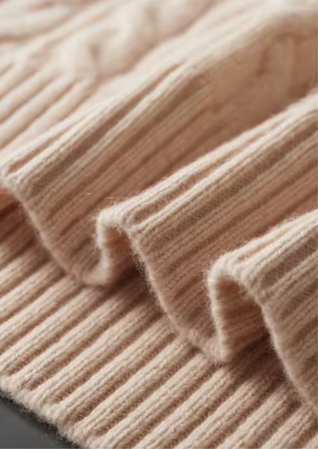 100% KASHMIR PLETENI DŽEMPER S OKRUGLIM IZREZOM