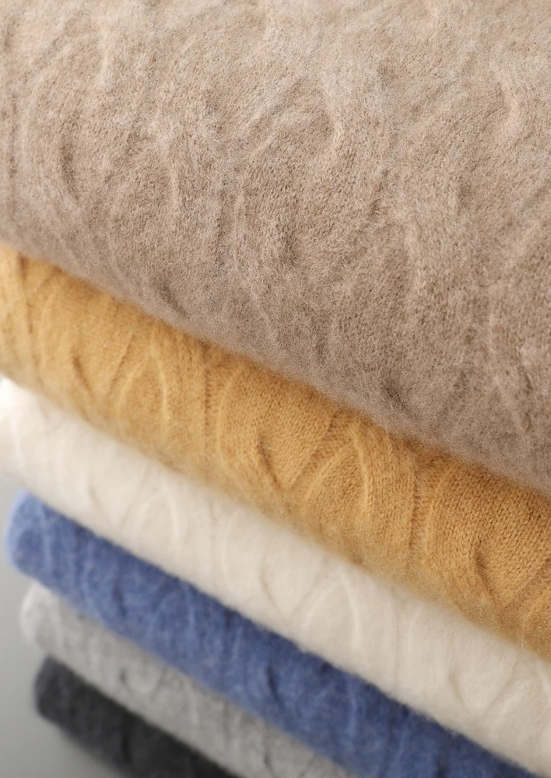 NOBA VUNENI PULOVER S OTVORENIM RUKAVIMA