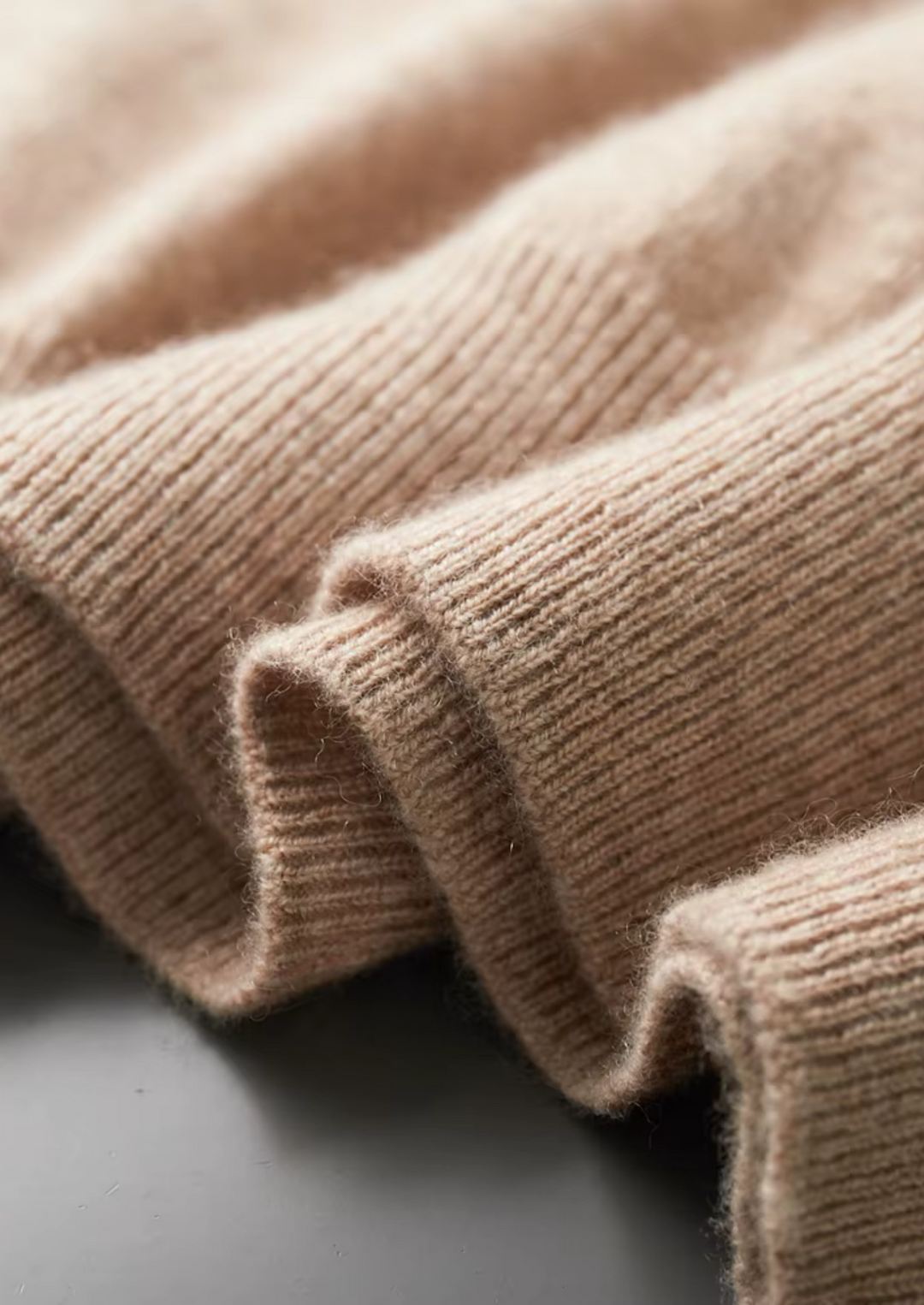 100% KASHMIR KLASIČNA MAJICA S KRAGNOM