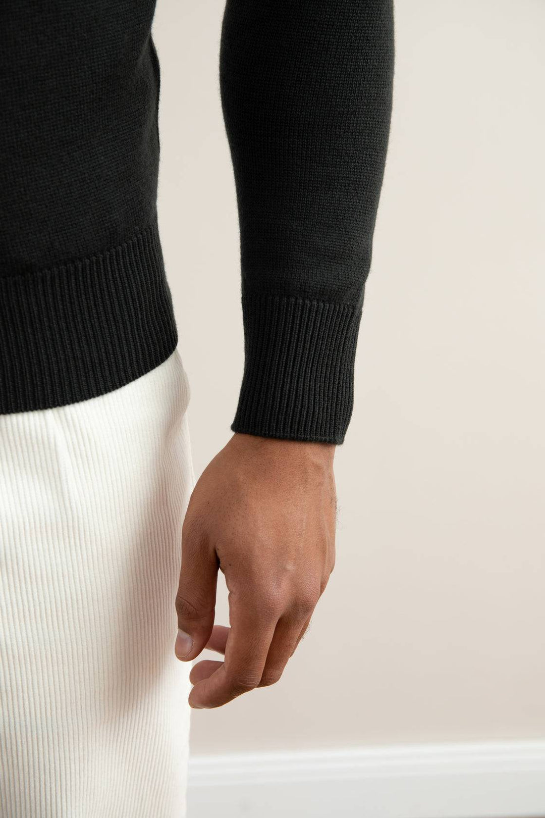 Tamno sivi merino vuna pulover s polu-zip zatvaranjem 