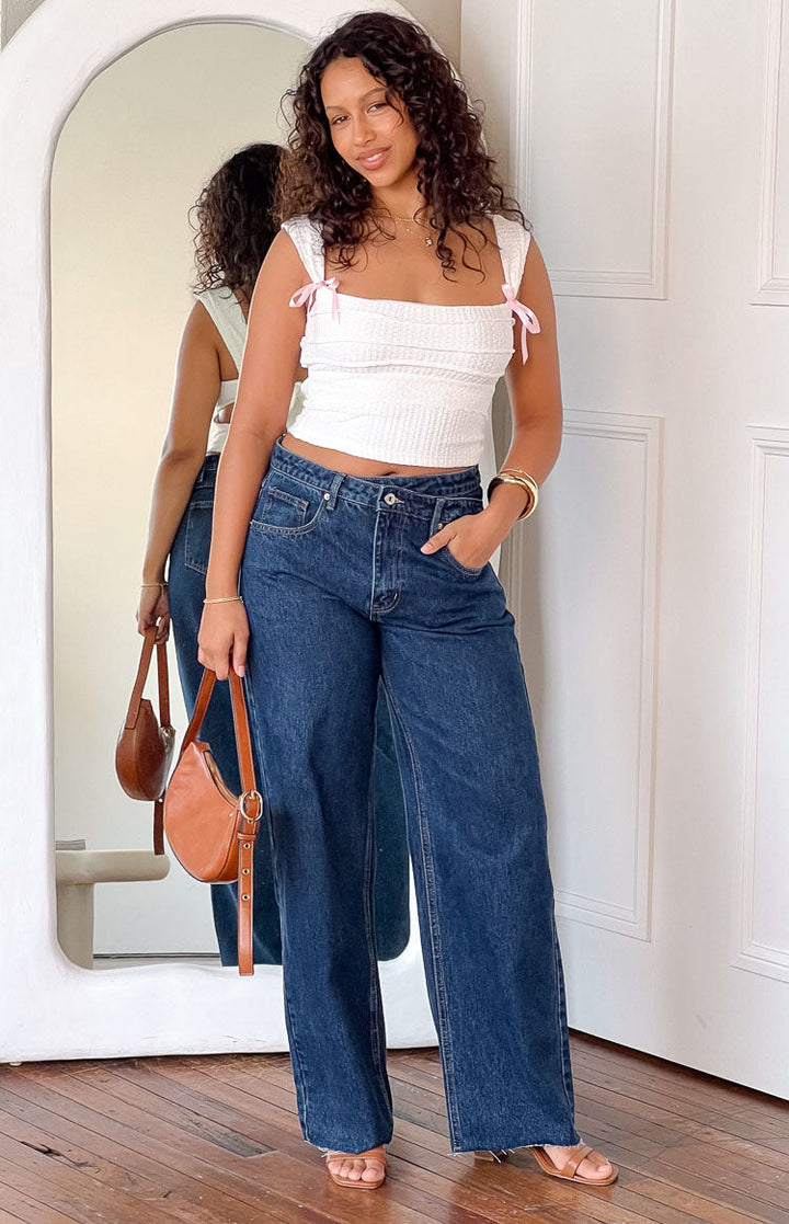 Kansis Tamnoplave Nejednako Strukirane Traperice