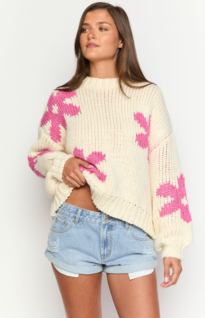Kremasti Cvjetni Pleteni Pulover