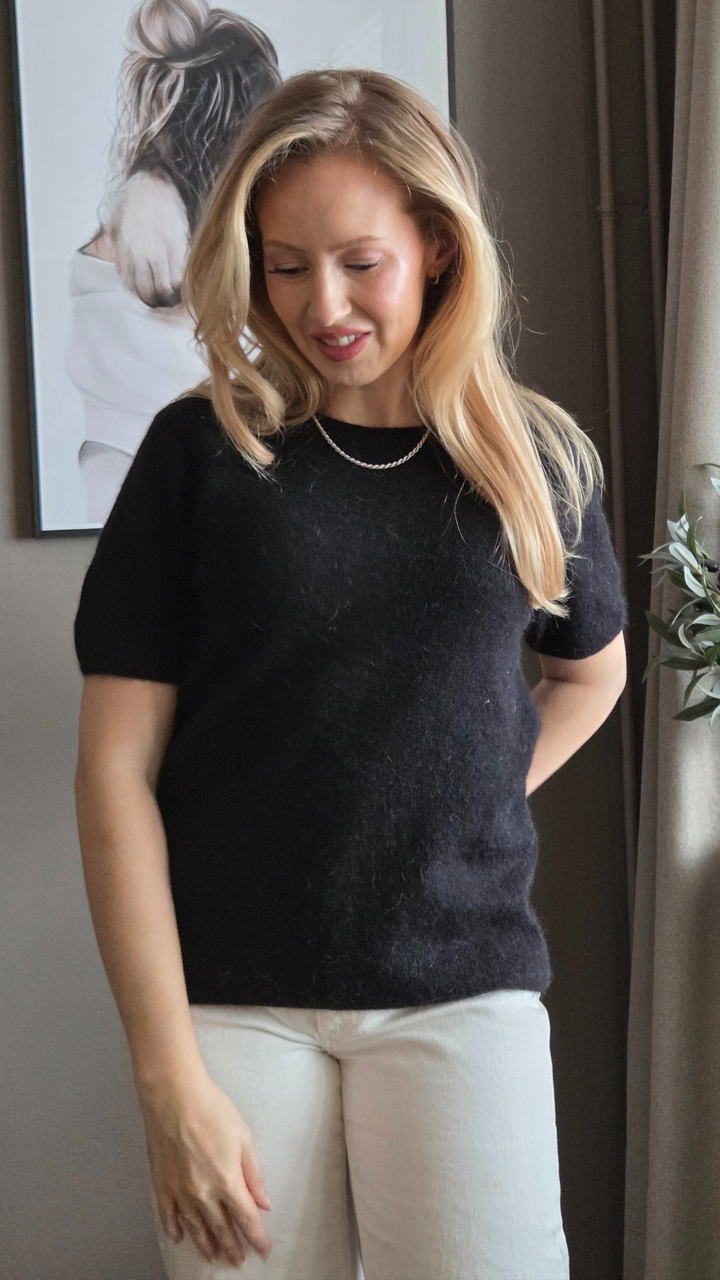 MONROE 24 PLETENA MAJICA CRNA