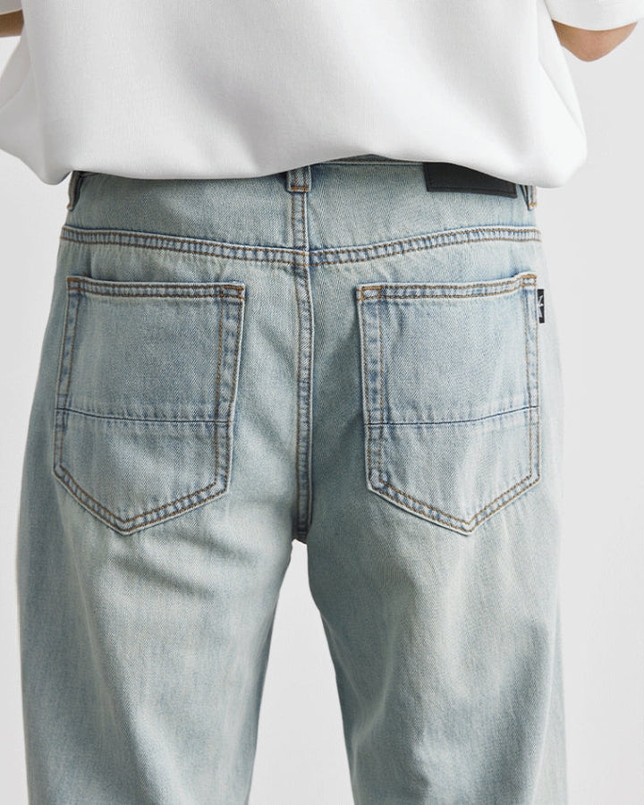 Opuštene traperice boje oblaka