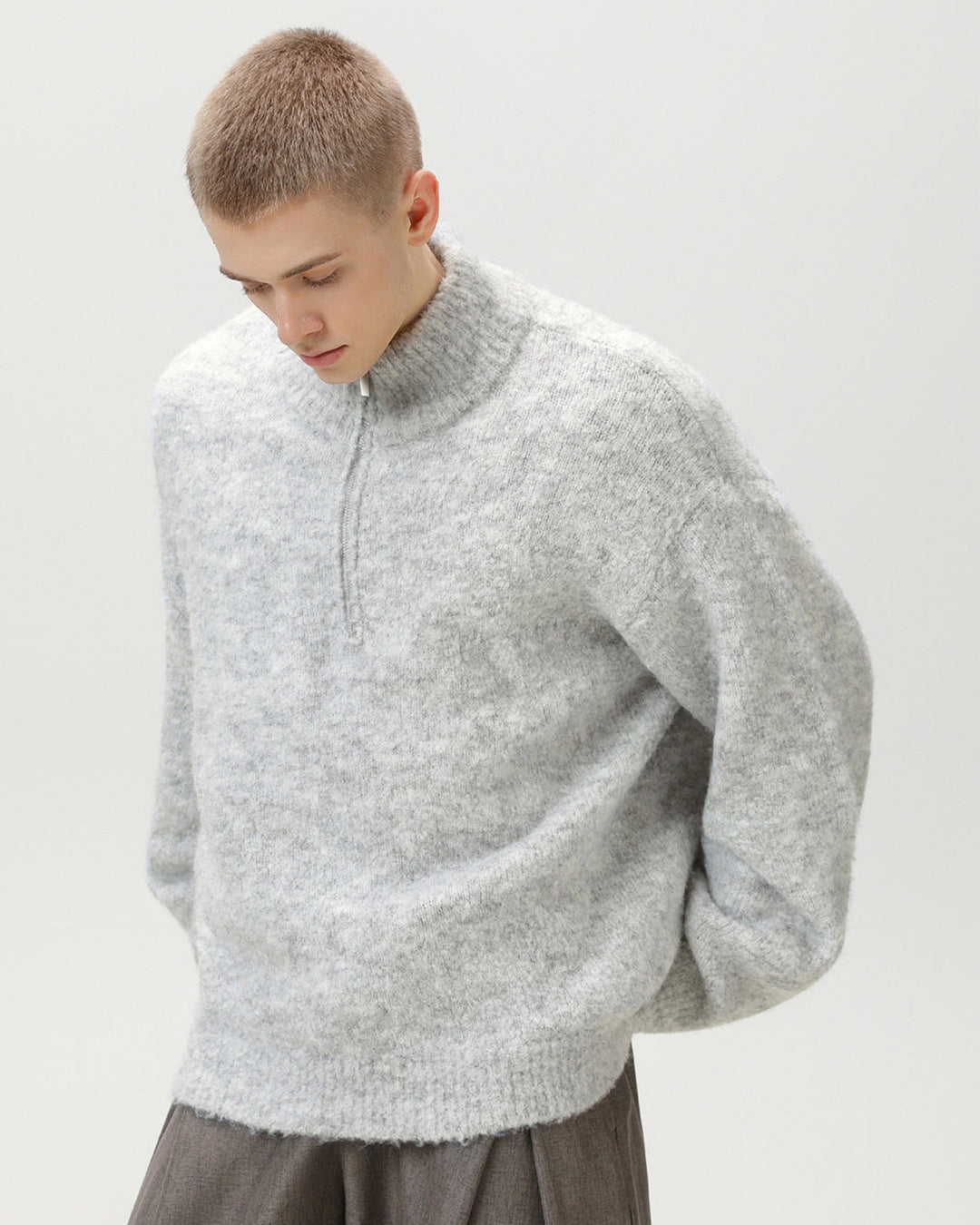 Udobni predimenzionirani pulover od četkane mješavine s Polu-Zipom